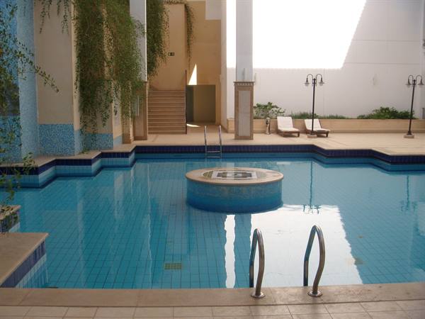 la piscina al 4° piano