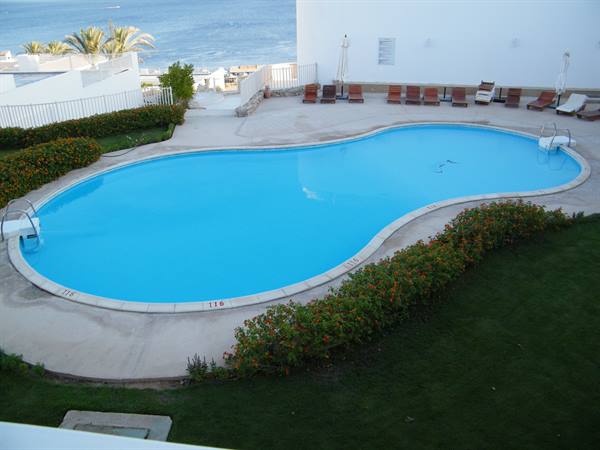 la piscina a disposizione del blocco camere 5204 ecc.