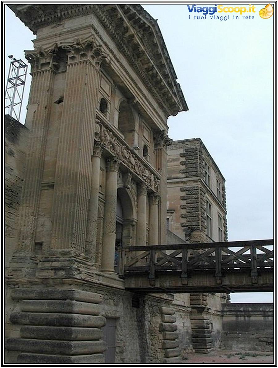 La Tour d'Aigues