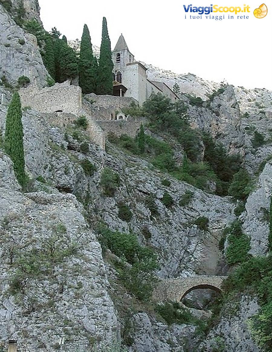 Moustiers Sainte Marie - La chiesetta