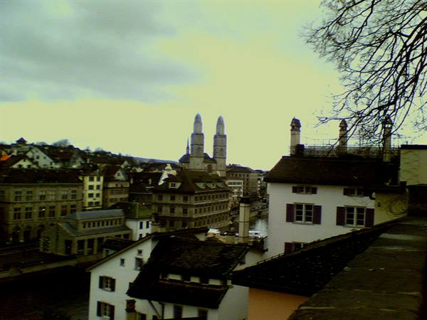 La cattedrale vista dalle colline