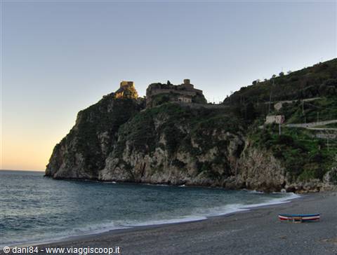 il castello di sant'alessio siculo 1