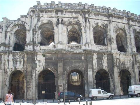 nimes