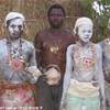 IGiovani guerrieri con i loro gri gri al collo (amuleti dei Mai Mai) REPUBBLICA DEMOCRATICA DEL CONGO 