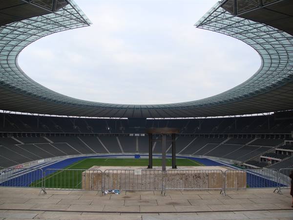 Il braciere olimpico dell'Olympiastadion