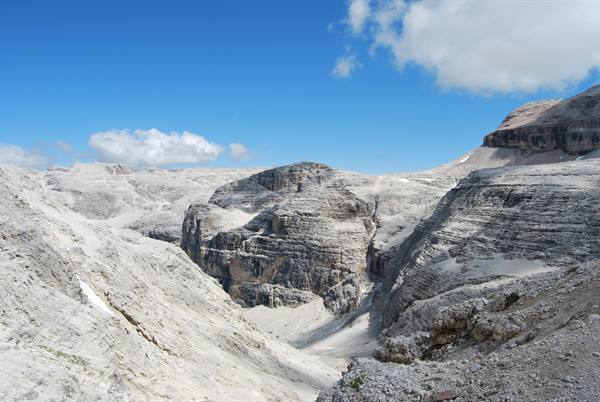 Il paesaggio lunare del Pordoi