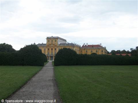 il castello visto dal parco