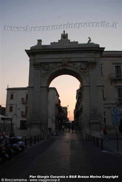 NOTO-Porta Reale