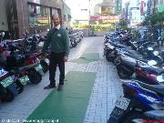 Ma come mai cosi tanti motorini qui a Taipei???