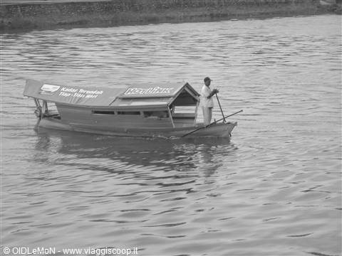 Taxi boat a Kuching