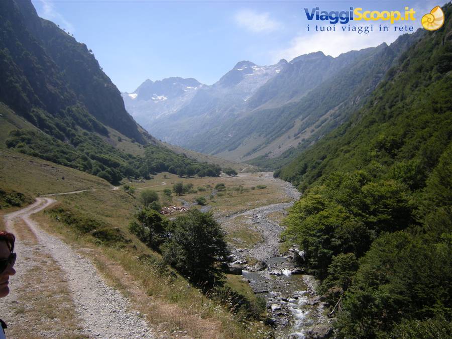 sentiero per il lago del vei del bouc