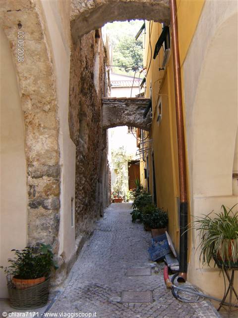 Zuccarello , Castelvecchio di Roccabarbena e Bardineto