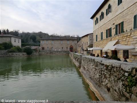 Bagno Vignoni, piscina termale