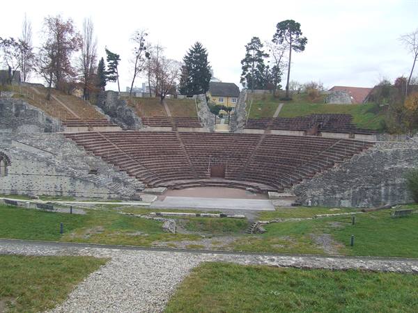 AUGUSTA RAULICA - Teatro