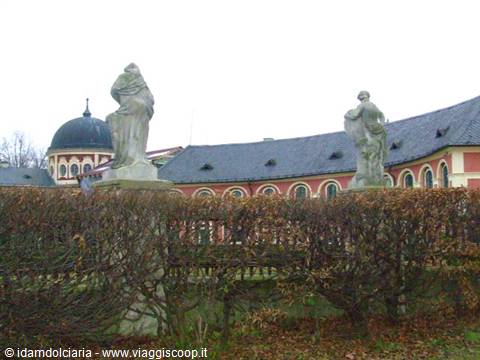VELTRUSY - Palazzo reale