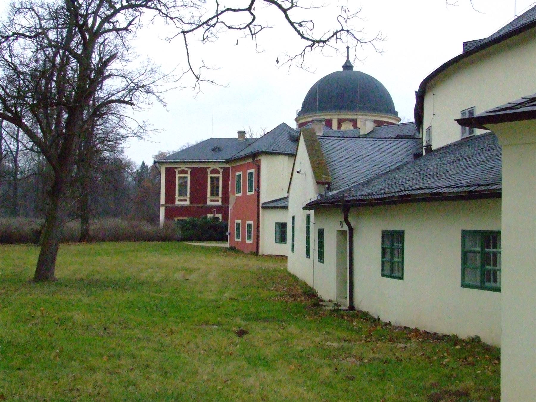 VELTRUSY - Palazzo reale