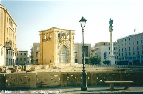 LECCE - Piazza S. Oronzo