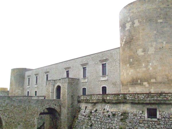 VENOSA - Castello