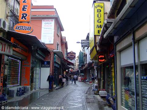 ISTANBUL - Una via del Centro