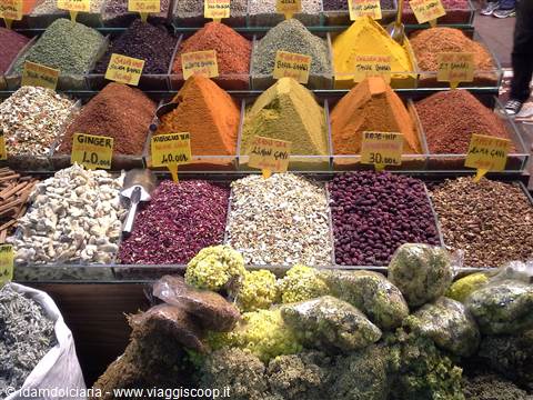 ISTANBUL - Colori al Bazar Egiziano