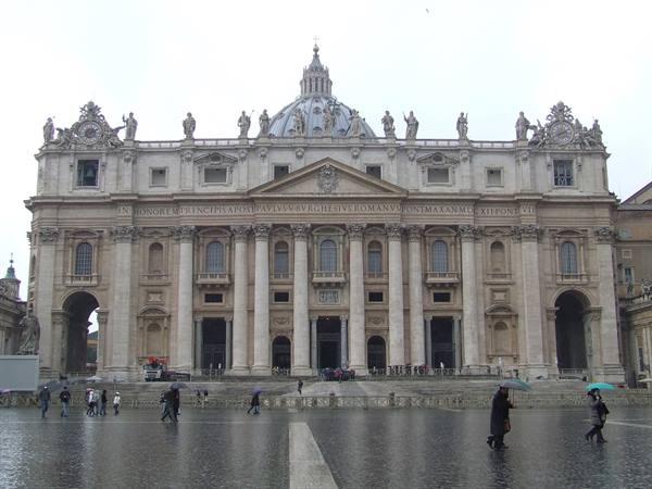Basilica di S.Pietro : facciata