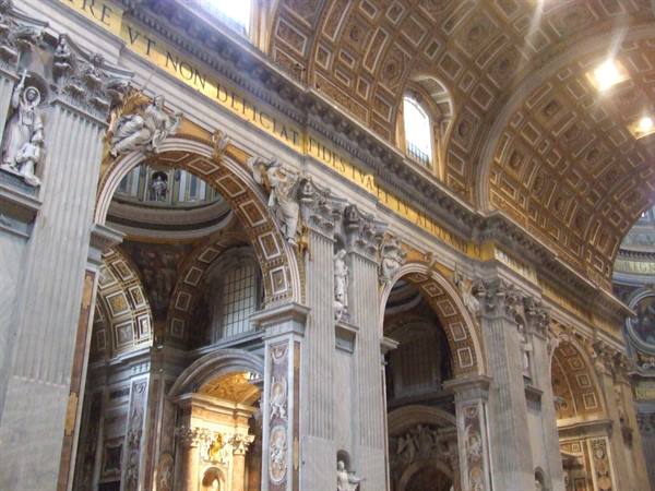 Basilica di S.Pietro : interno