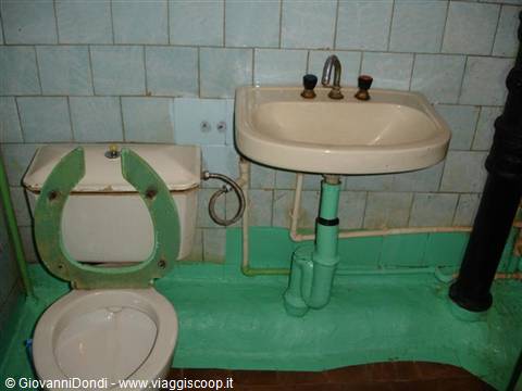 ma il bagno è in queste condizioni