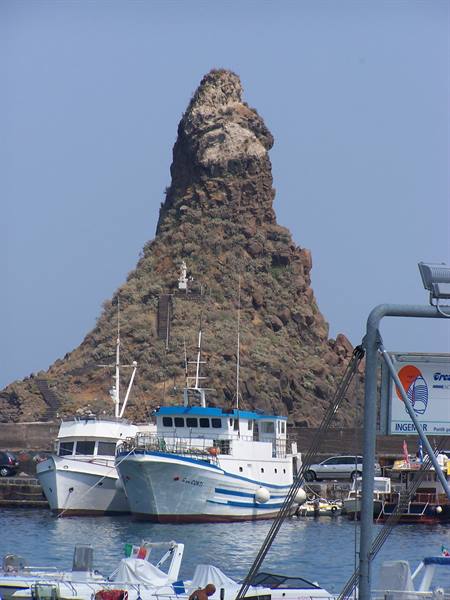 Acitrezza
