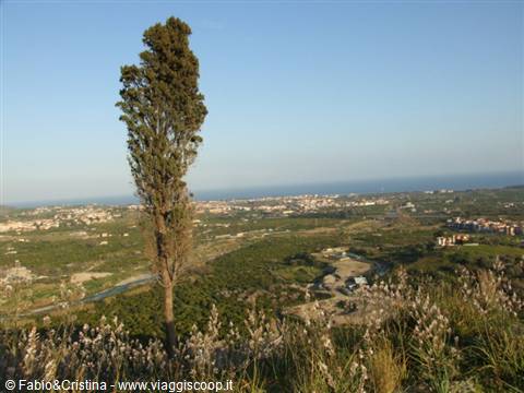Calatabiano - Uno sguardo verso il mare