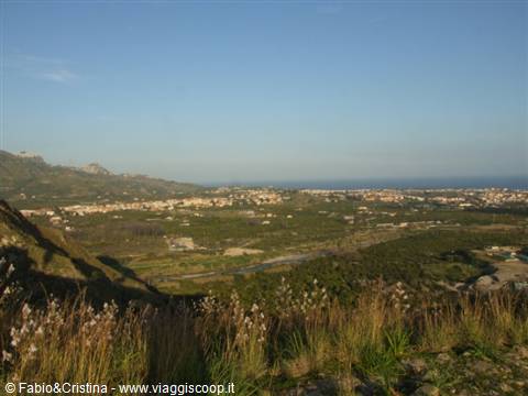 Calatabiano - Uno sguardo verso il mare