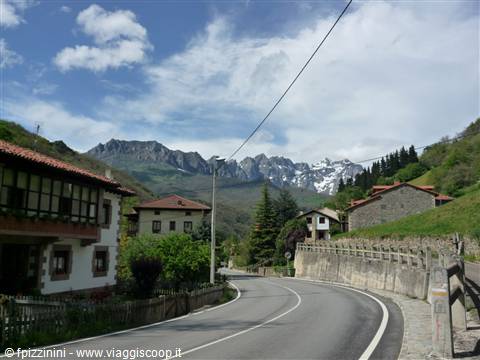Panorama verso i Picos de Europa in Cantabria