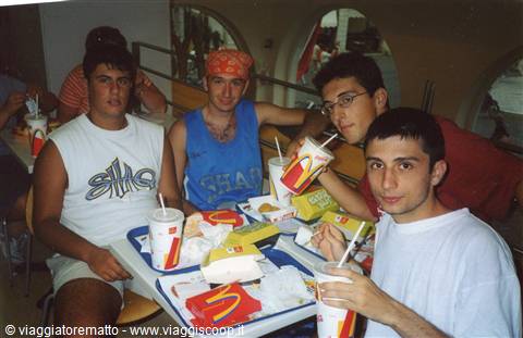 Corfu - spuntino al Mc!