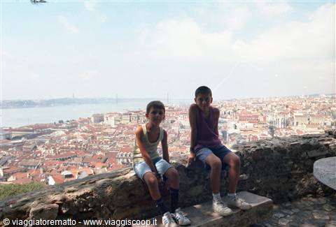 Lisbona - panorama della città e del ponte 25 aprile