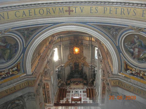 Vaticano - vista dell'interno di San Pietro dalla cupola