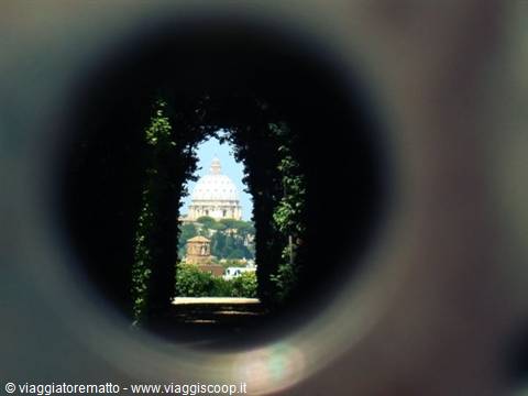 Roma - il Vaticano visto dal buco di una serratura!!