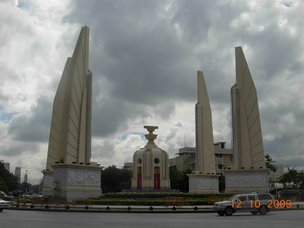 Bangkok - monumento alla democrazia