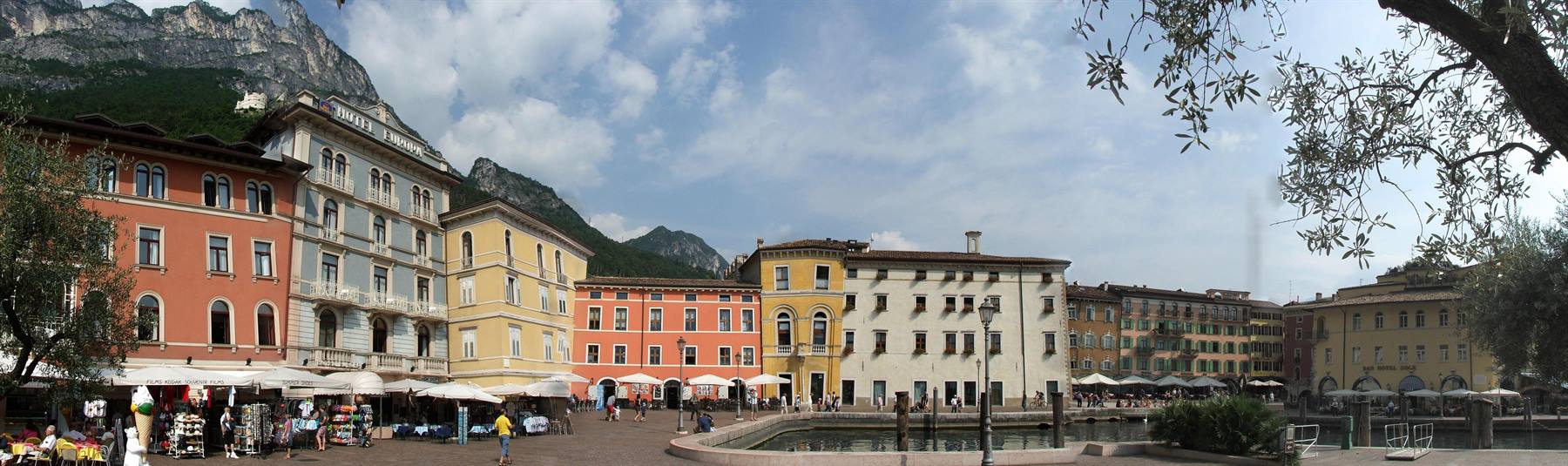 Riva del Garda (piazza)