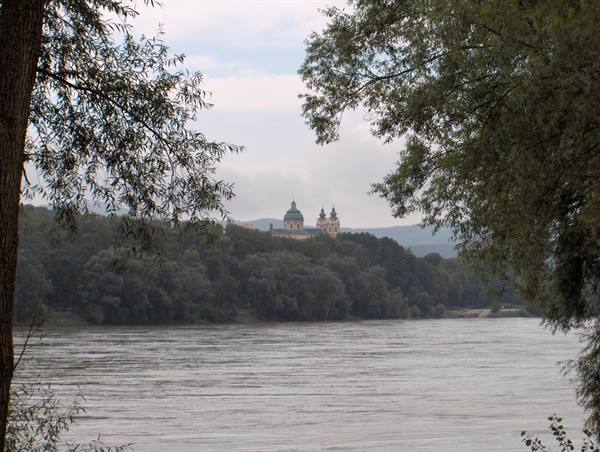 Abbazia di Melk - visibile anche dal paese di Danau