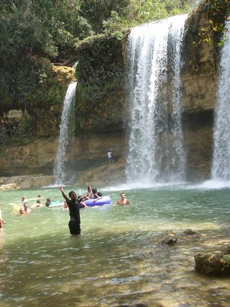 Cascata Laguna blu