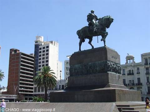 monumento ad Artigas, eroe nazionale