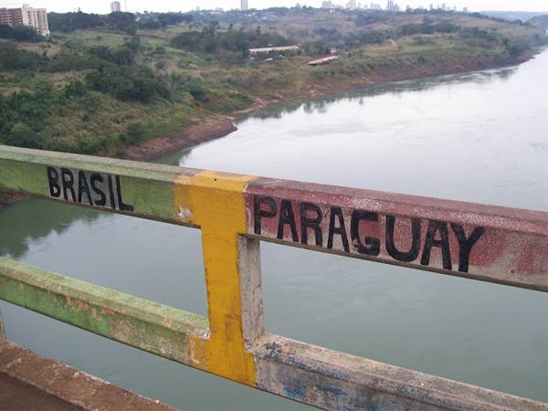 linea di confine tra Brasile e Paraguay