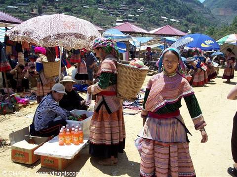 Lao Cai, mercato tribù H'Mong