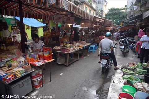 mercato di Hanoi