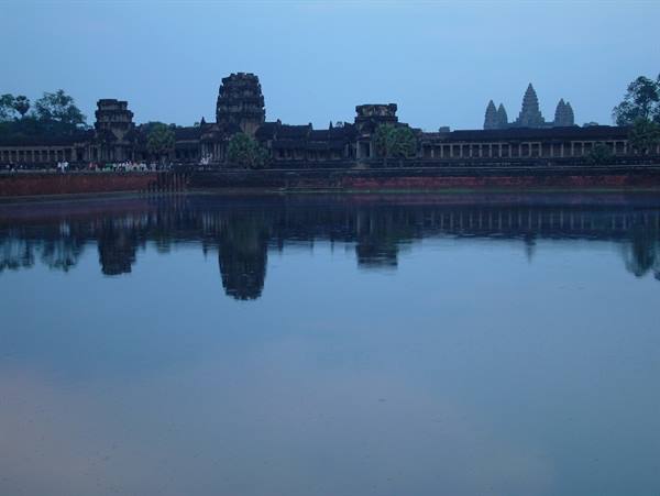 Angkor Wat all' alba