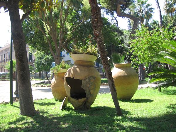 ...suggestivo...