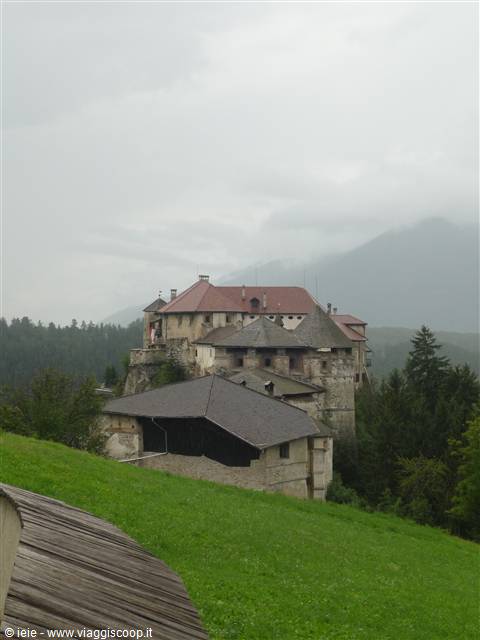 CASTELLO DI RODENGO