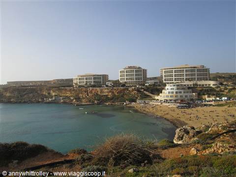 Golden Bay davanti Radisson Blu