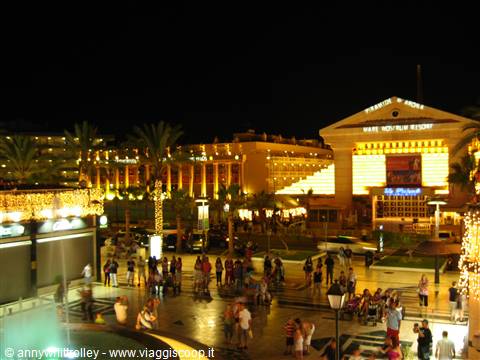 las americas by night