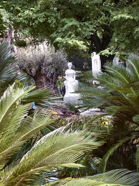 Merano 031 - Lungo vie Cavour-Winkel-Dante