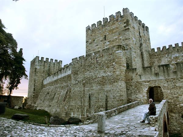 01 Lisbona - 04.09 Alfama - Castelo de Sao Jorge